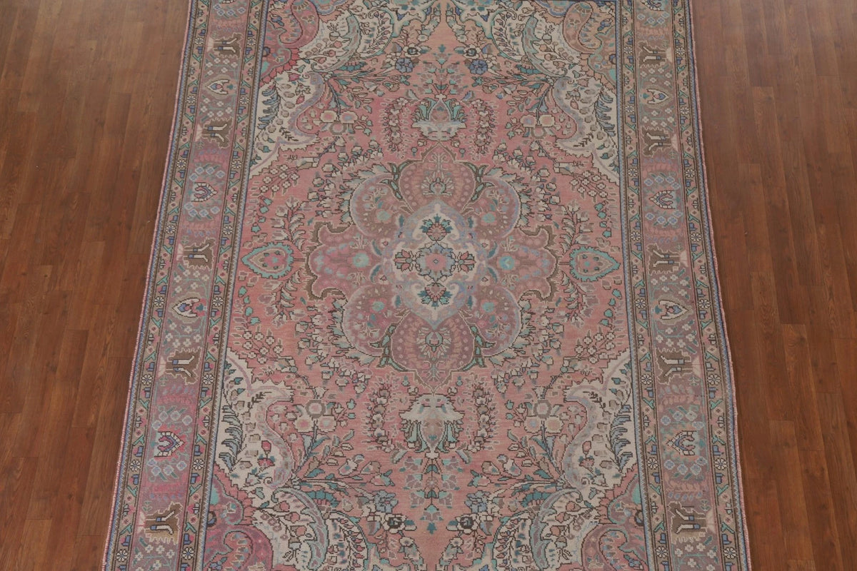 Romantic Dusty Rose and Sage 8x10 Hand Knotted Antique Heriz Serapi Floral Medallion Wool Area Rug