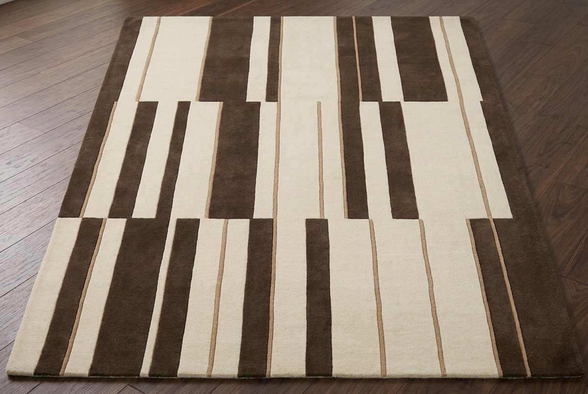 Walnut Passage opposite-end view