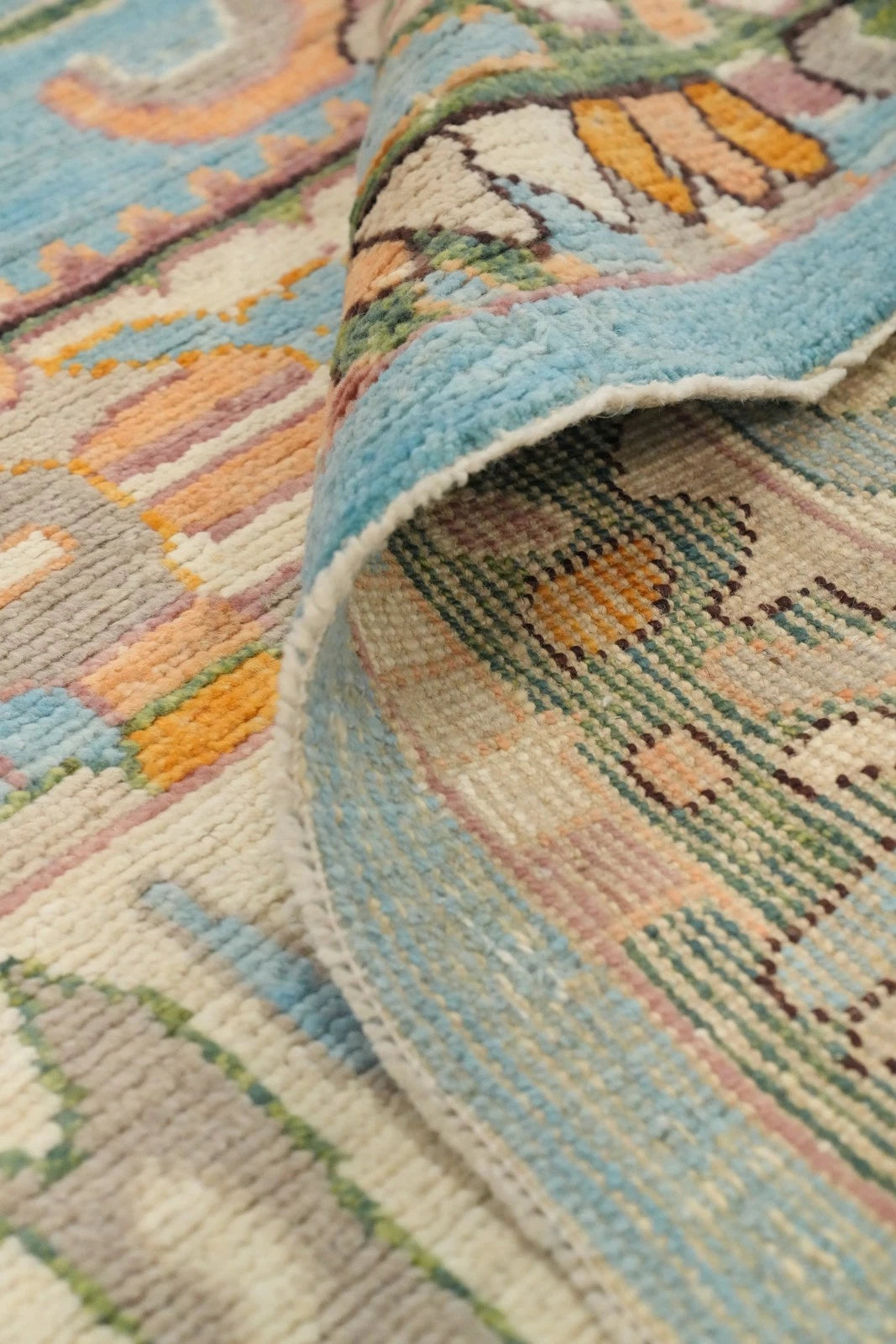 Dreamy Pastel Ivory and Blush 8x10 Hand Knotted Heriz Serapi Medallion Folk Art Wool Area Rug
